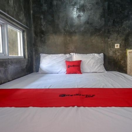 Reddoorz Near Jumbo Mall Sragen Exterior photo