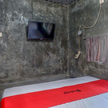 Reddoorz Near Jumbo Mall Sragen Exterior photo