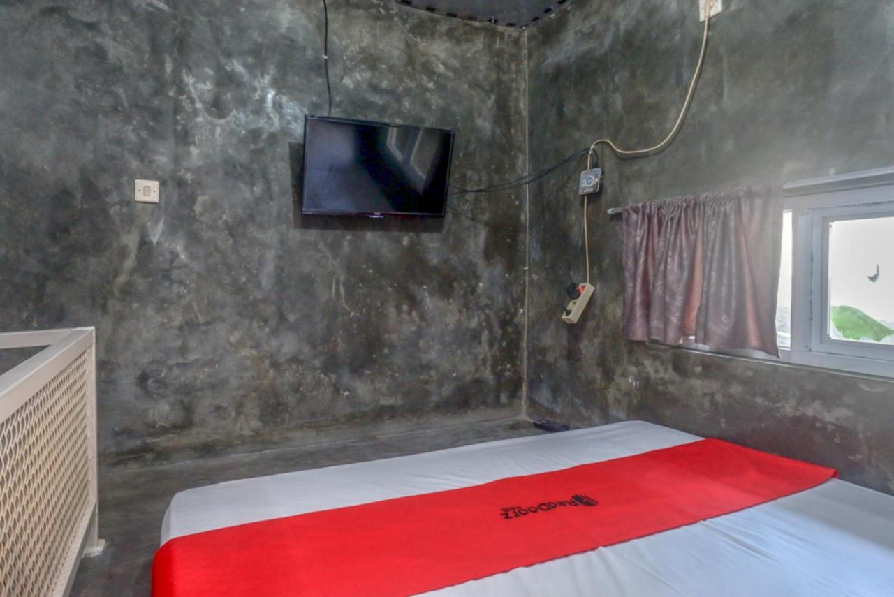 Reddoorz Near Jumbo Mall Sragen Exterior photo