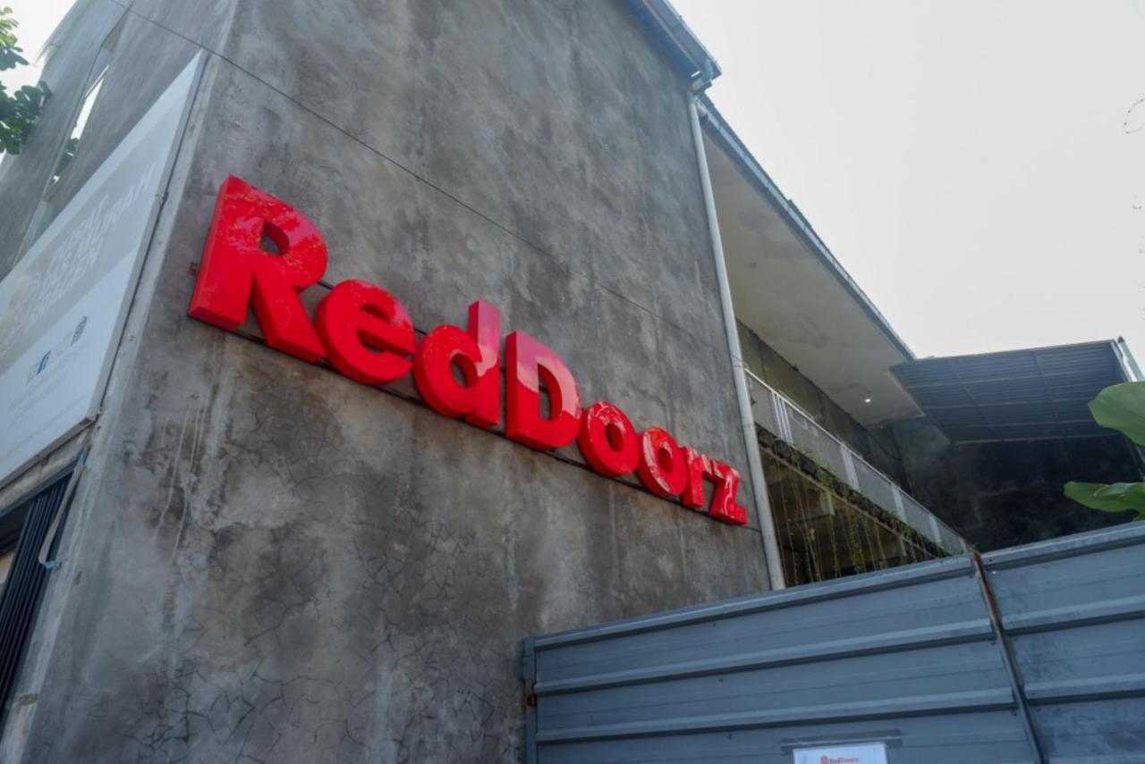 Reddoorz Near Jumbo Mall Sragen Exterior photo